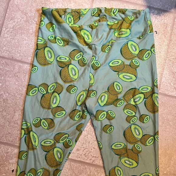 LuLaRoe tall & curvy women’s kiwi leggings! - Picture 3 of 3